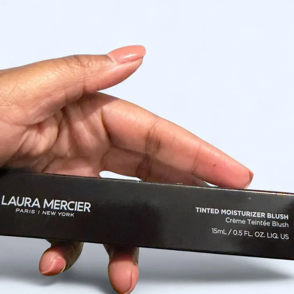 Laura Mercier